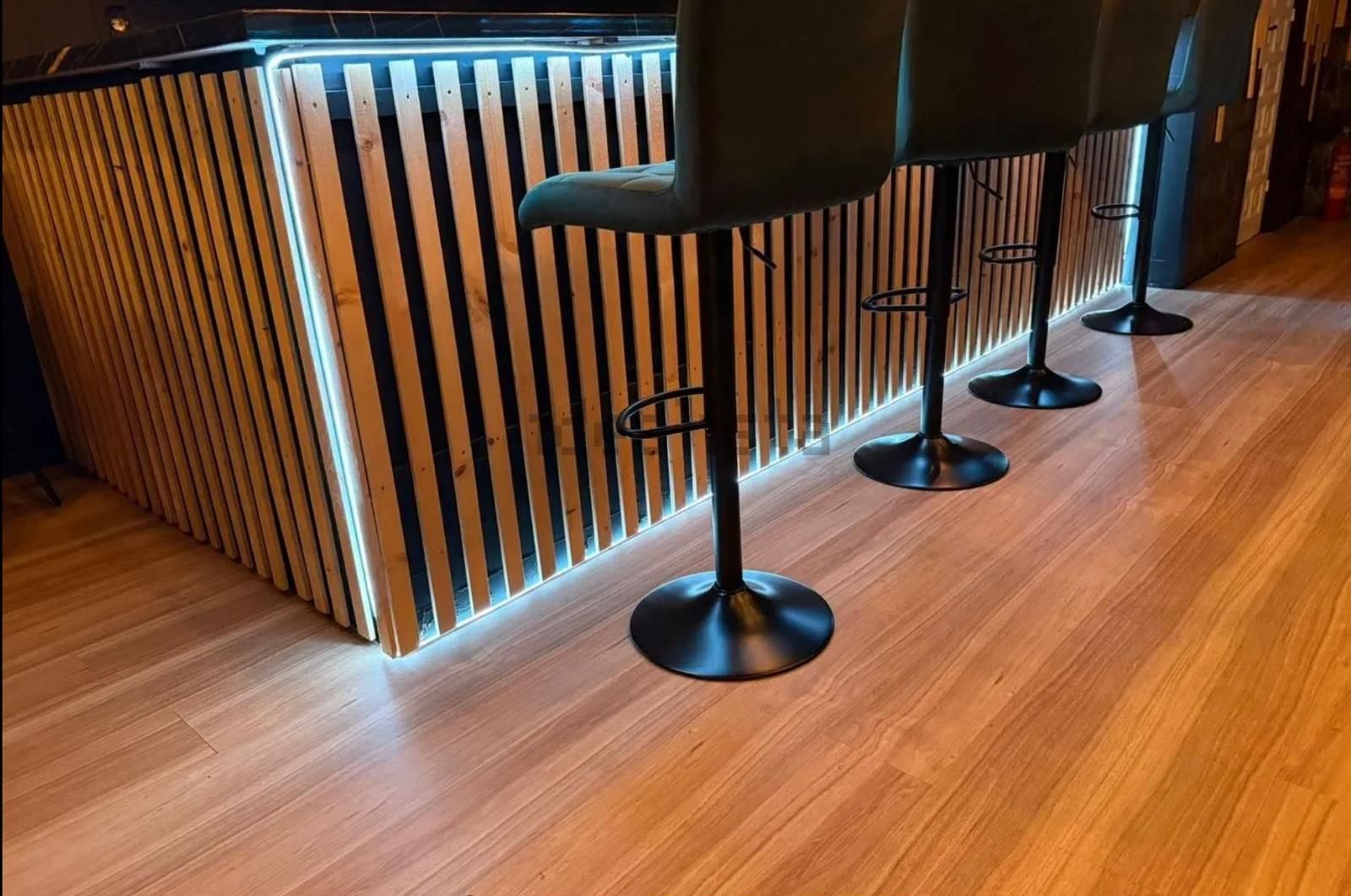 Bar-cafetería: Taburetes