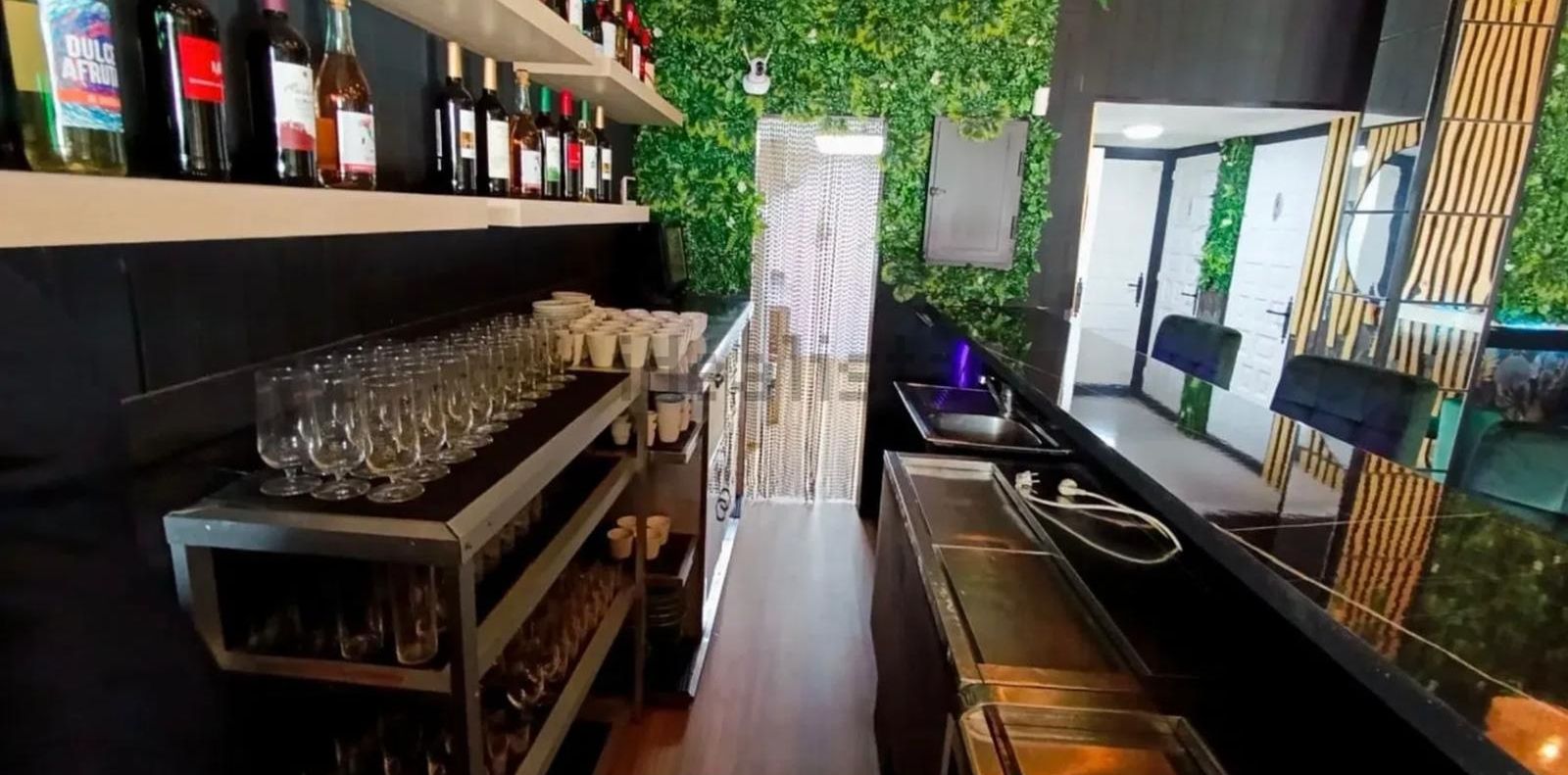 Bar-cafetería: Detrás de la barra
